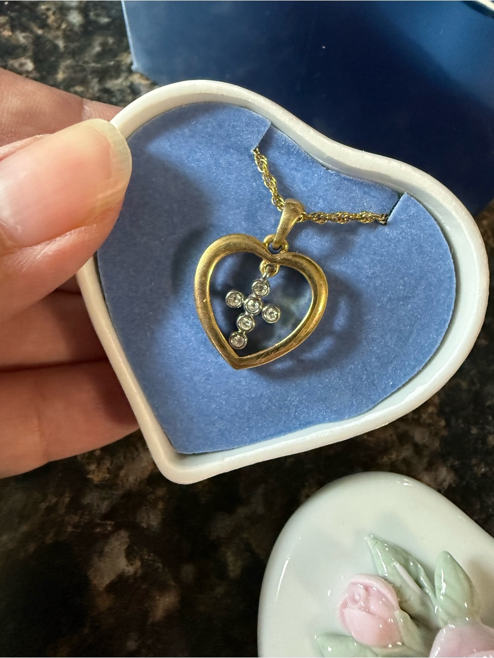AVON Rhinestone Cross In Keepsake Box NEW 2004 - Picture 3 of 5